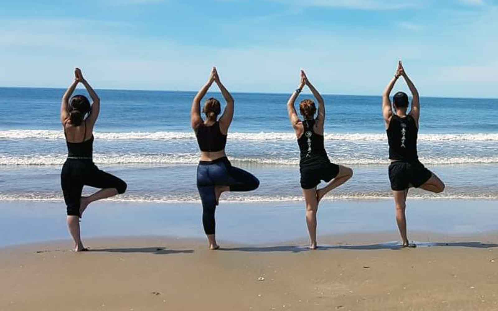04 - Clase Yoga en la playa 28-04-2019 - Yoga 21